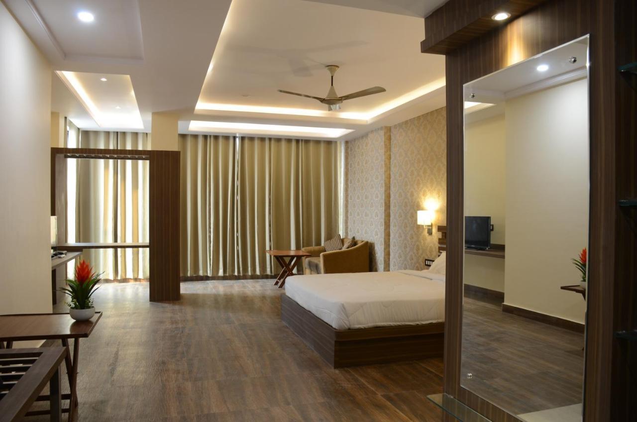 Puja Residency Hotel Varanasi Exterior photo