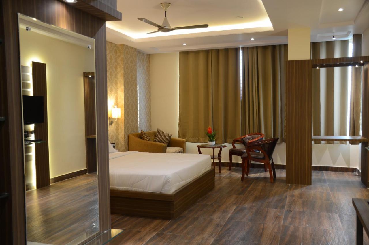 Puja Residency Hotel Varanasi Exterior photo