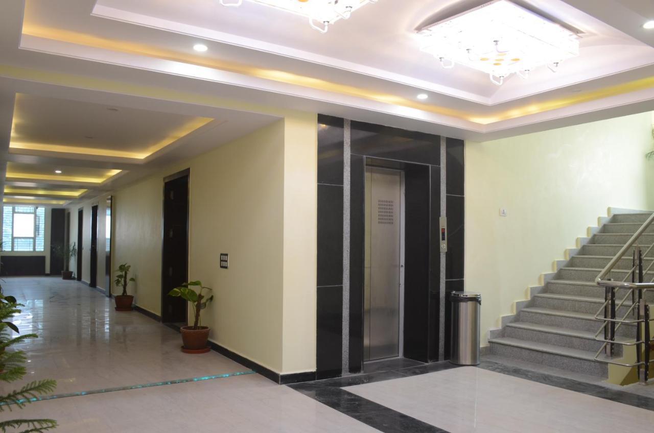 Puja Residency Hotel Varanasi Exterior photo