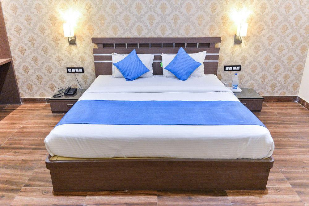 Puja Residency Hotel Varanasi Exterior photo