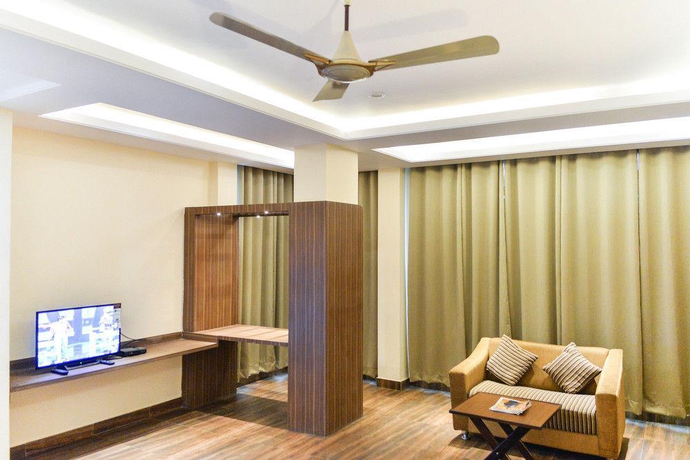 Puja Residency Hotel Varanasi Exterior photo