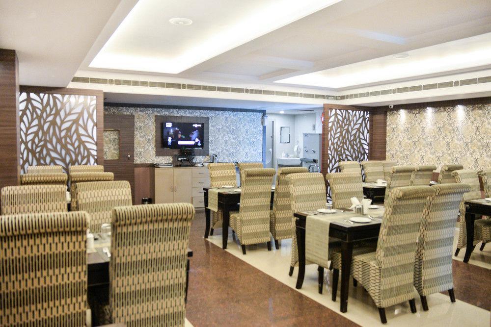 Puja Residency Hotel Varanasi Exterior photo