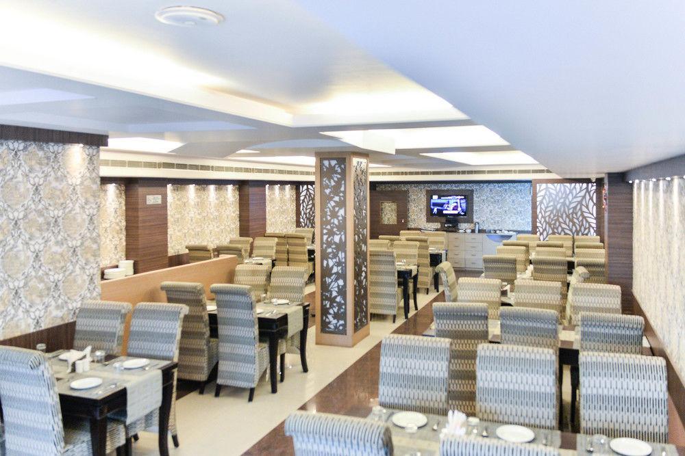 Puja Residency Hotel Varanasi Exterior photo