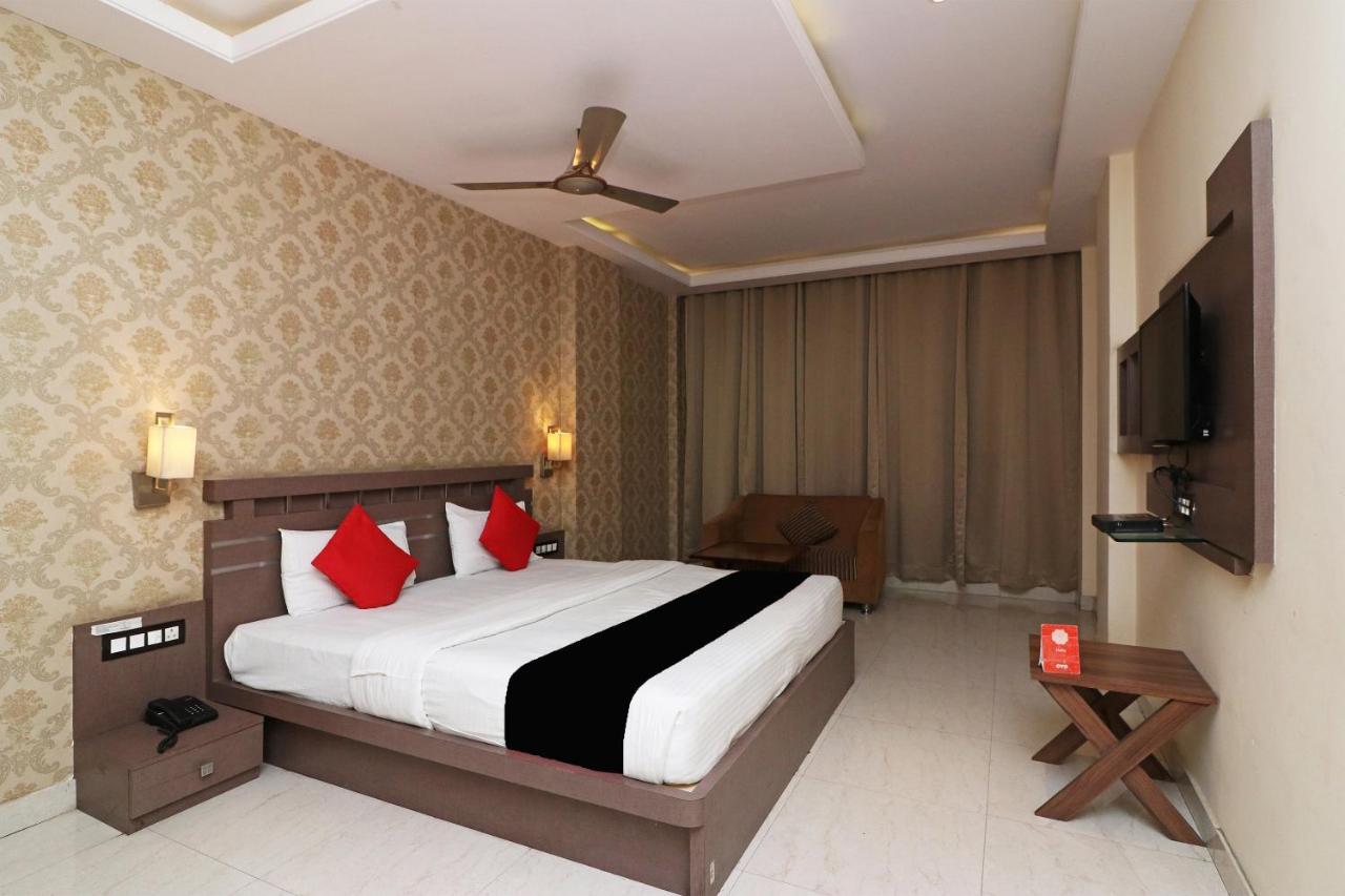Puja Residency Hotel Varanasi Exterior photo