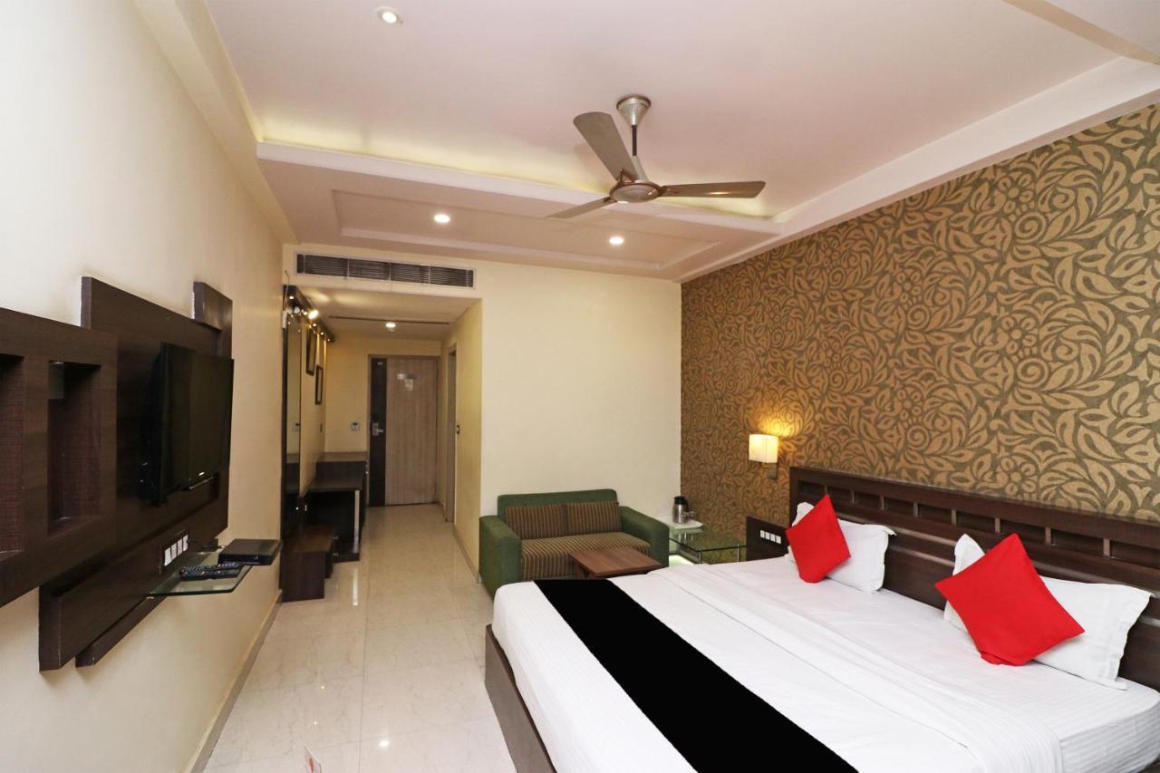 Puja Residency Hotel Varanasi Exterior photo