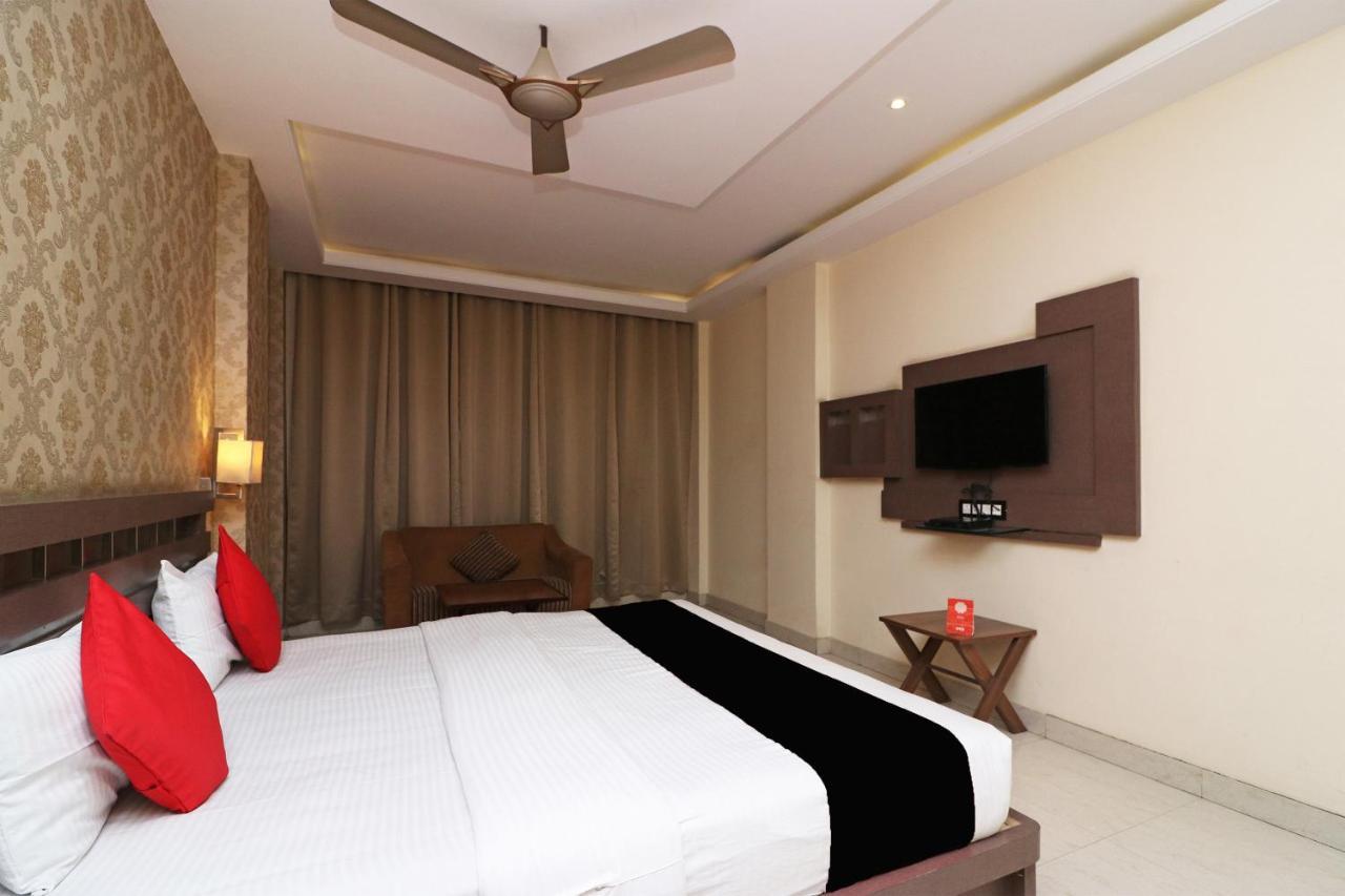 Puja Residency Hotel Varanasi Exterior photo