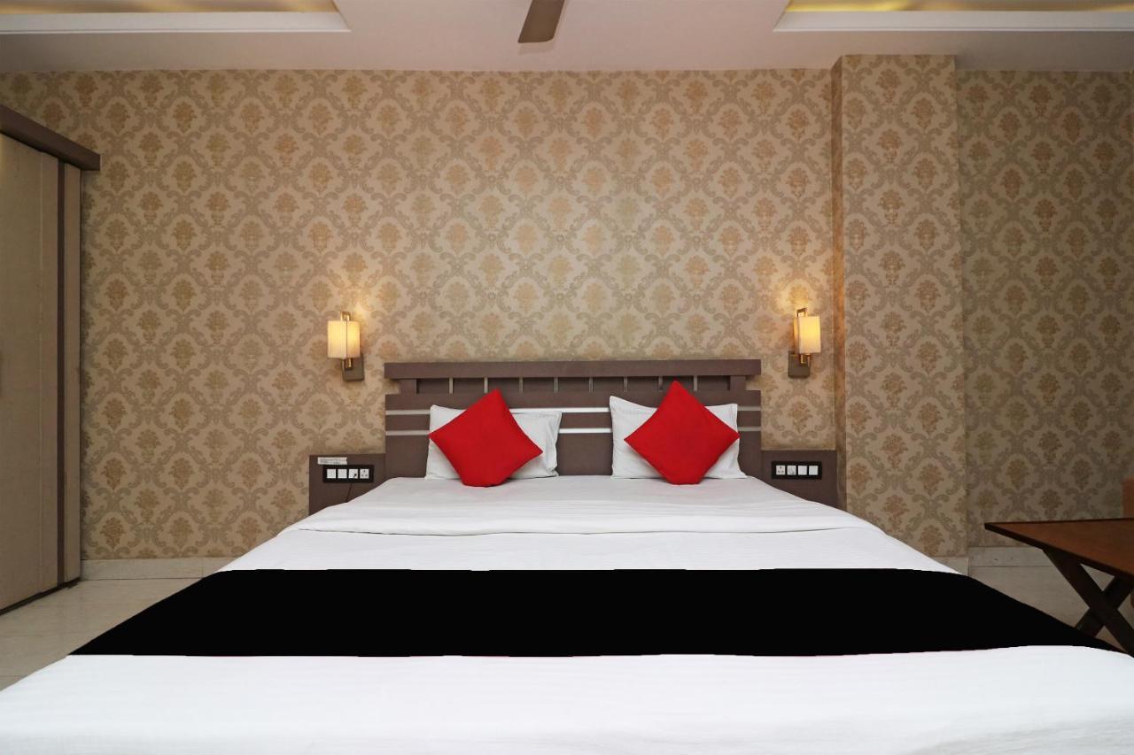 Puja Residency Hotel Varanasi Exterior photo
