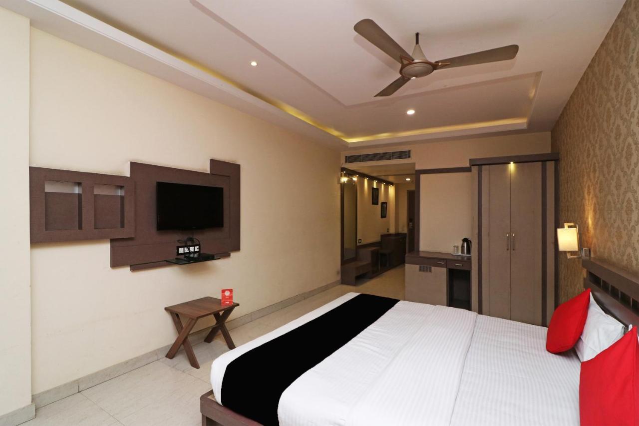 Puja Residency Hotel Varanasi Exterior photo